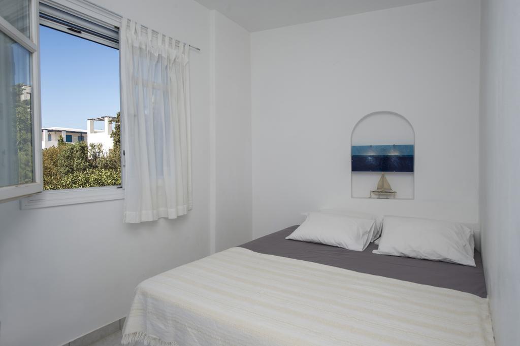 Aiolos Home With Private Veranda And Amazing Sea Views, Paros Piso Livadi Exterior foto
